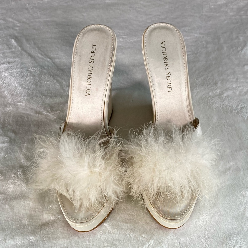 Vintage Cream Colored Fuzzy VS Wedges